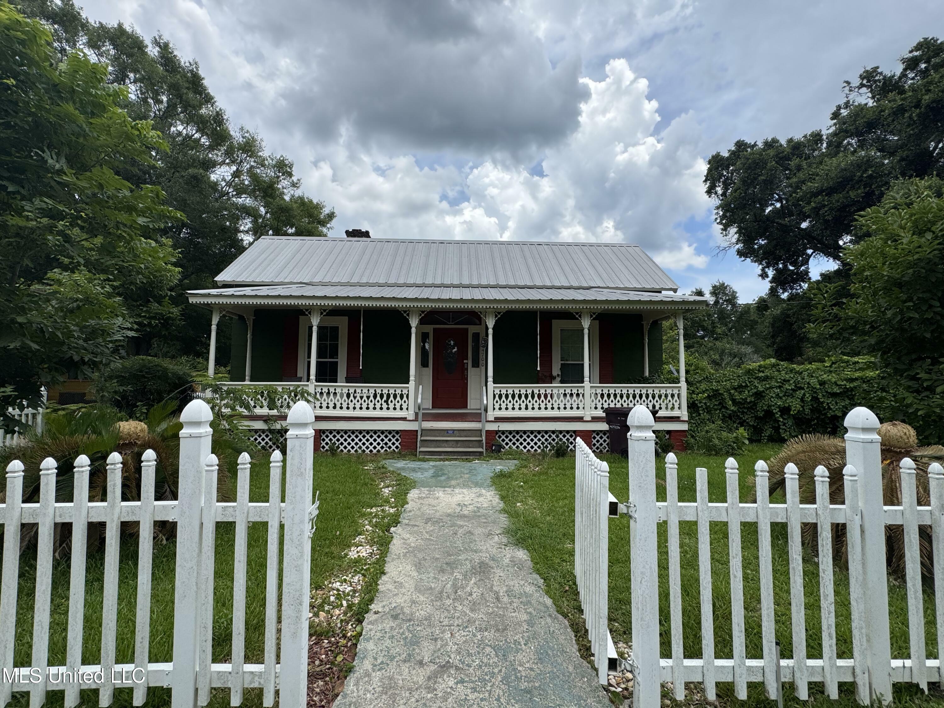 4700 Second Street  Moss Point MS 39563 photo