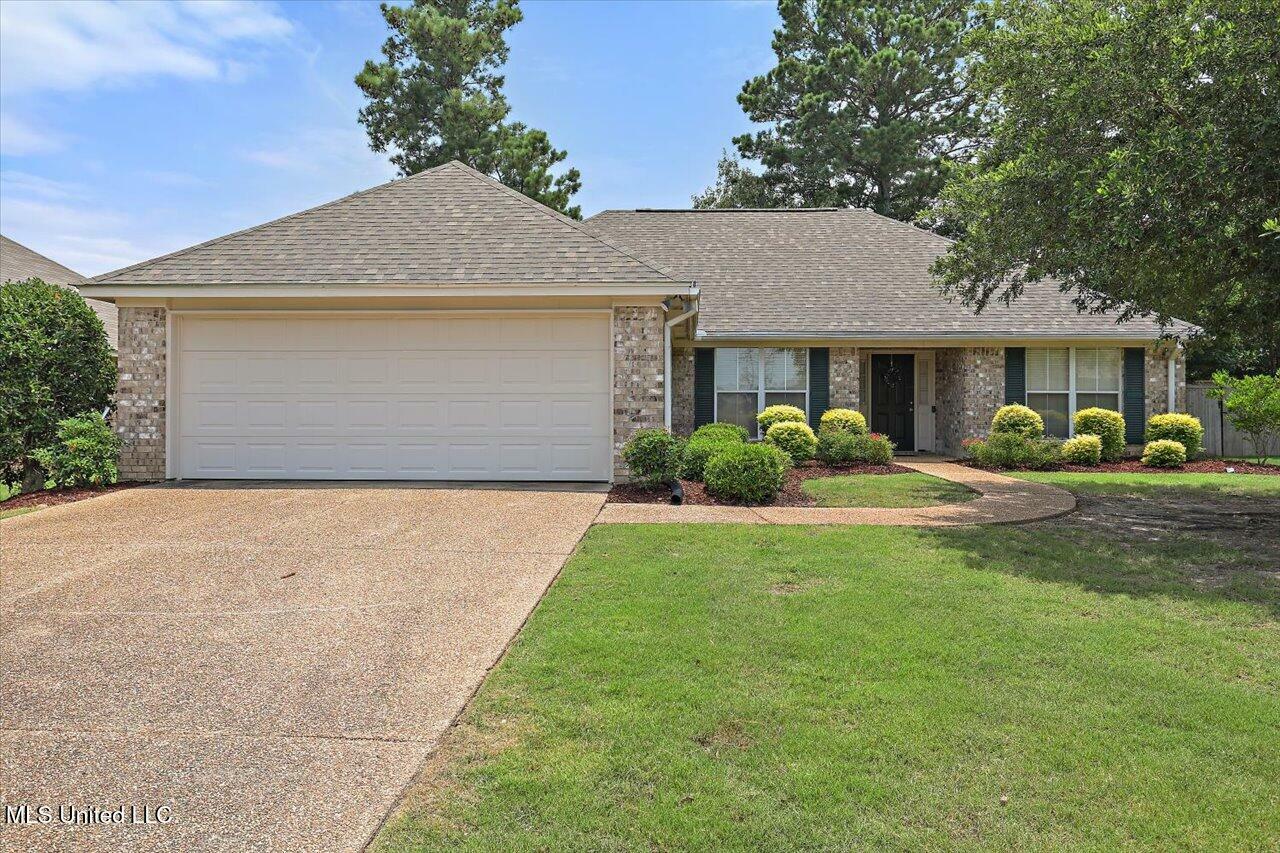 Property Photo: 341 Kings Ridge Circle MS 39047