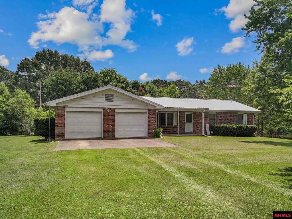 Property Photo: 12042 Cr 7690 MO 65626