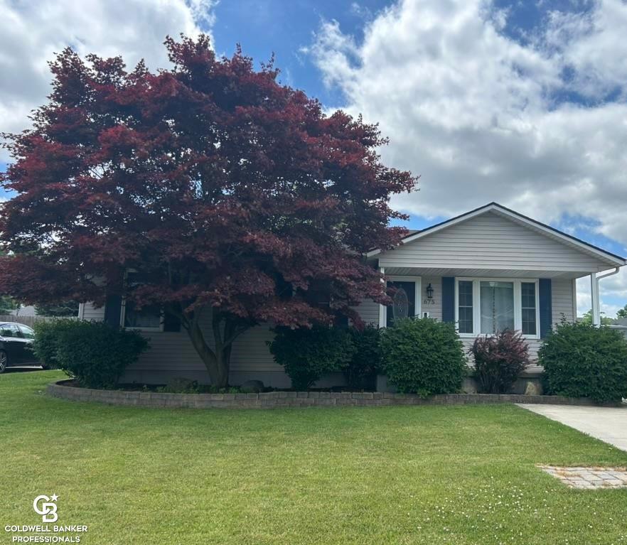 Property Photo: 675 Applegate Drive MI 48040