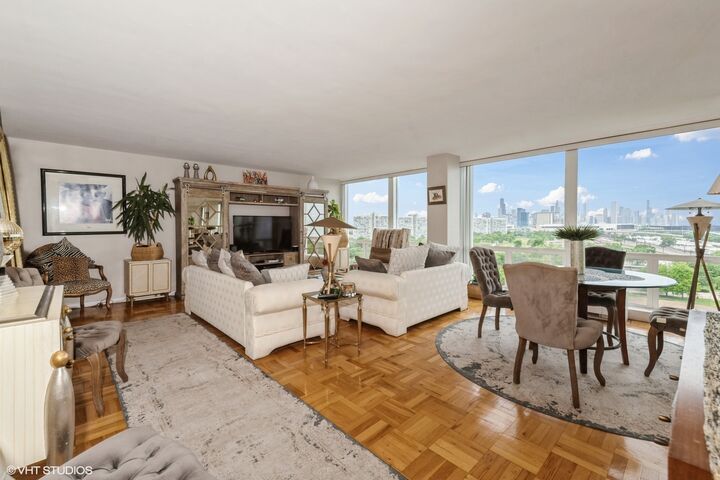 Property Photo: 601 E 32nd Street Ph5 IL 60616