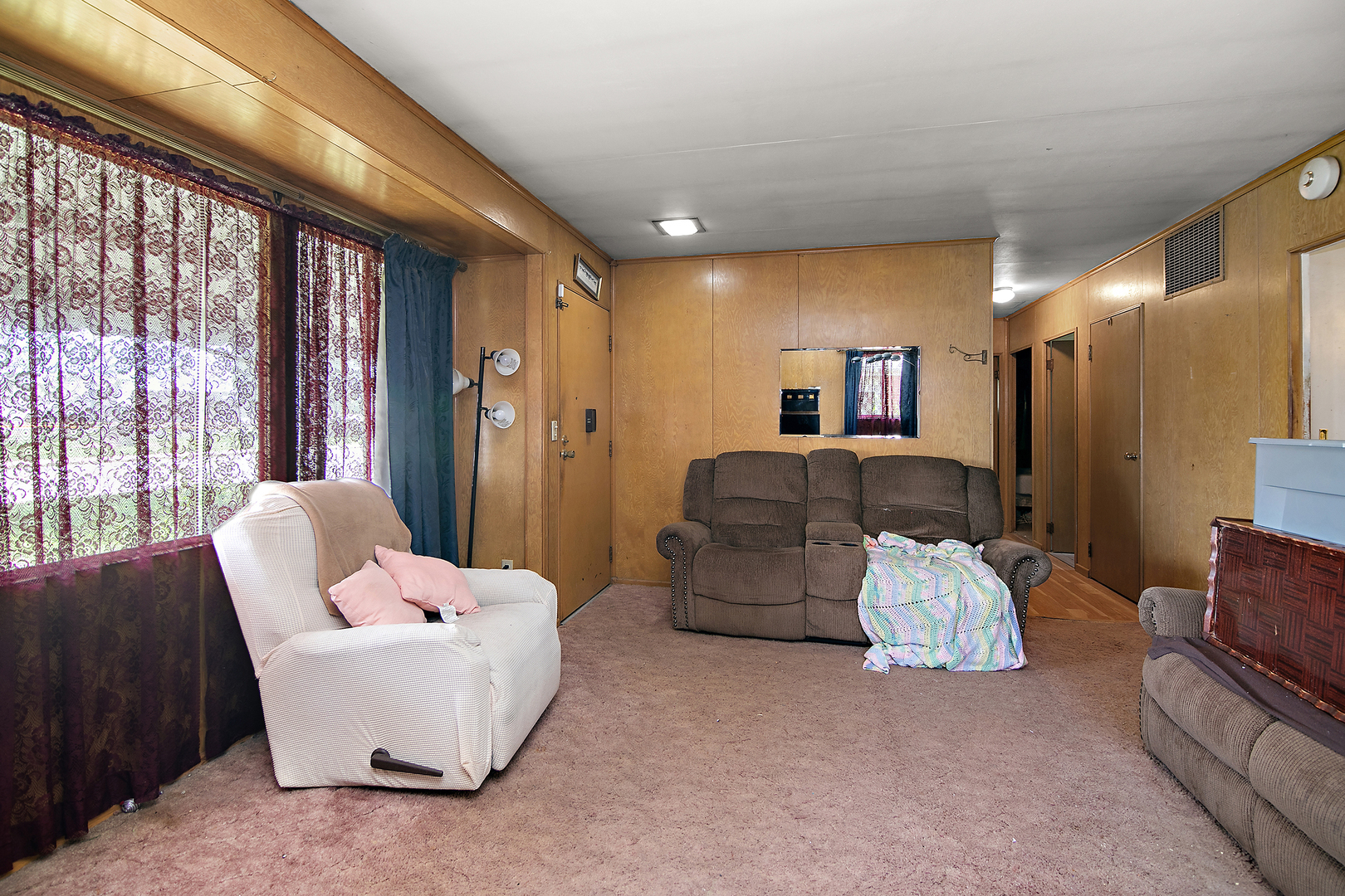 Property Photo: 345 W Brookmont Boulevard IL 60915