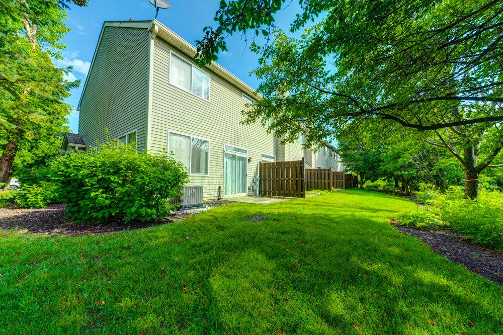 Property Photo:  1471 Doolittle Lane  IL 60030 