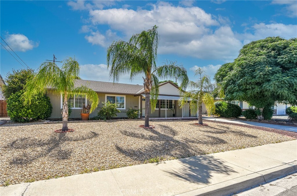 Property Photo: 25981 Coombe Hill Drive CA 92586