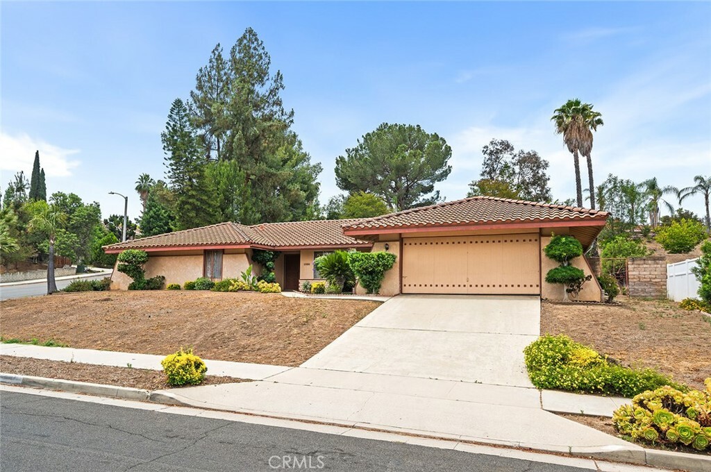 Property Photo: 1500 Country Club Drive CA 92506