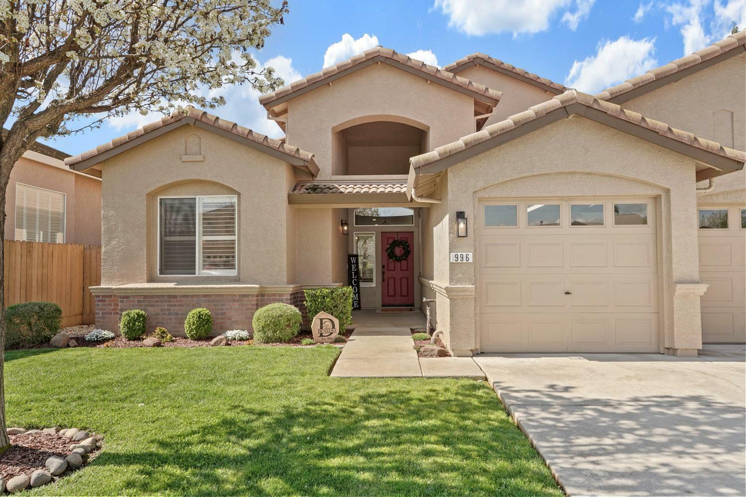 Property Photo: 996 Blackwell Way CA 95632