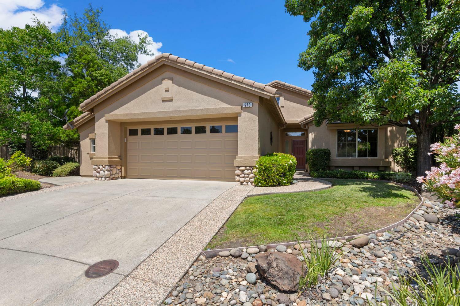 Property Photo: 970 Linnet Court CA 95648