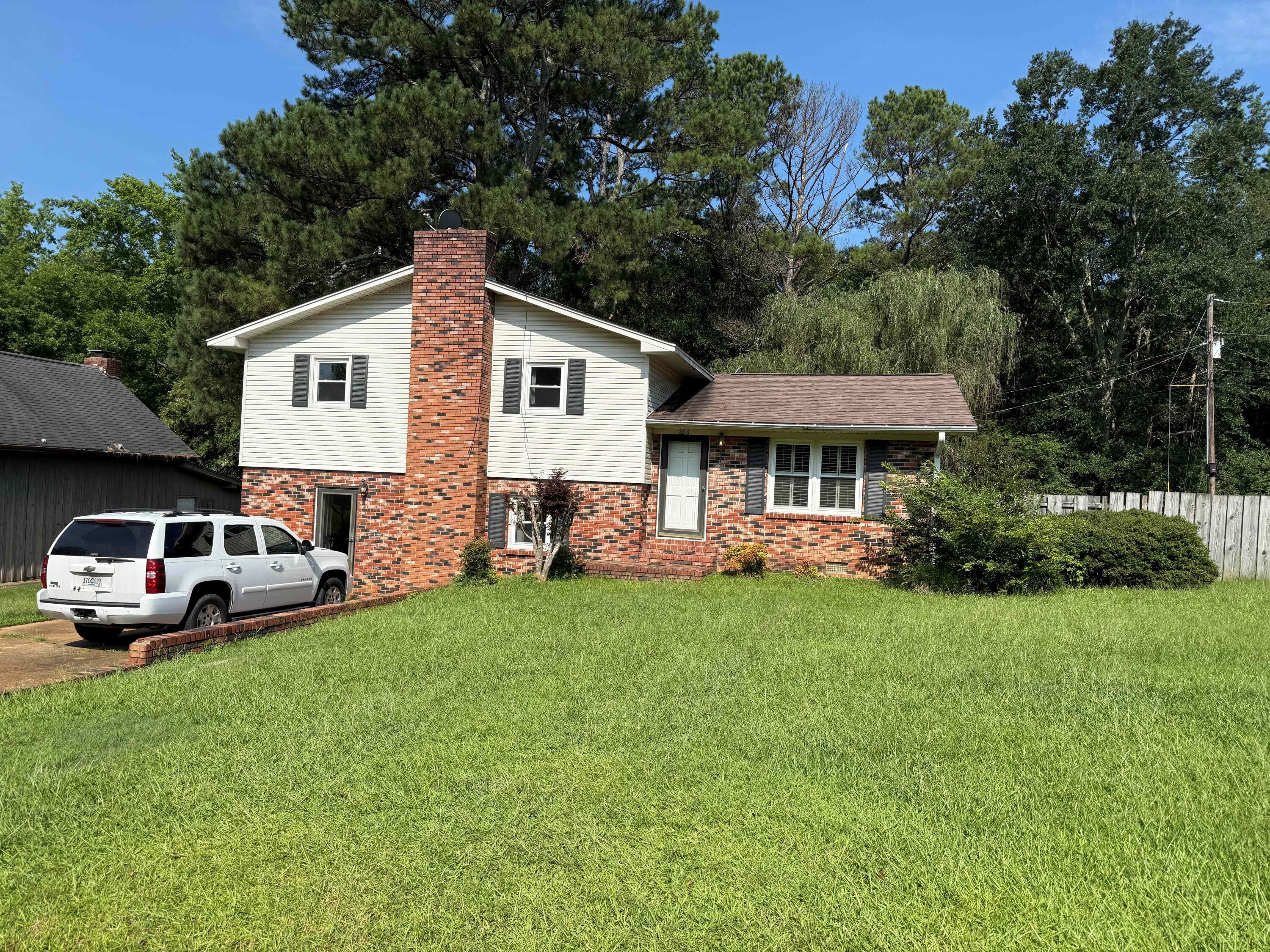 Property Photo: 206 Buena Vista Drive MS 38843