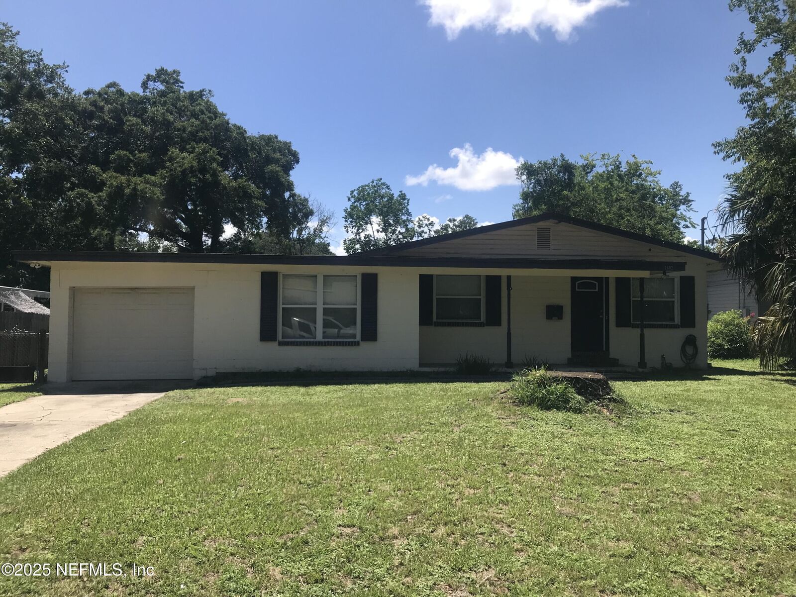 Property Photo:  2402 Misty Drive  FL 32211 