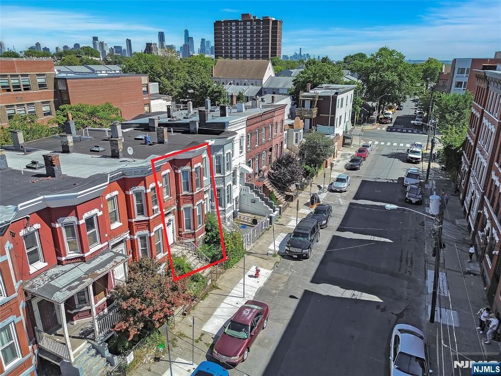 Property Photo:  62-5 Oak Street  NJ 07304 