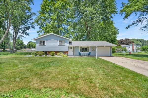 Property Photo: 2220 Brighton Place OH 44057