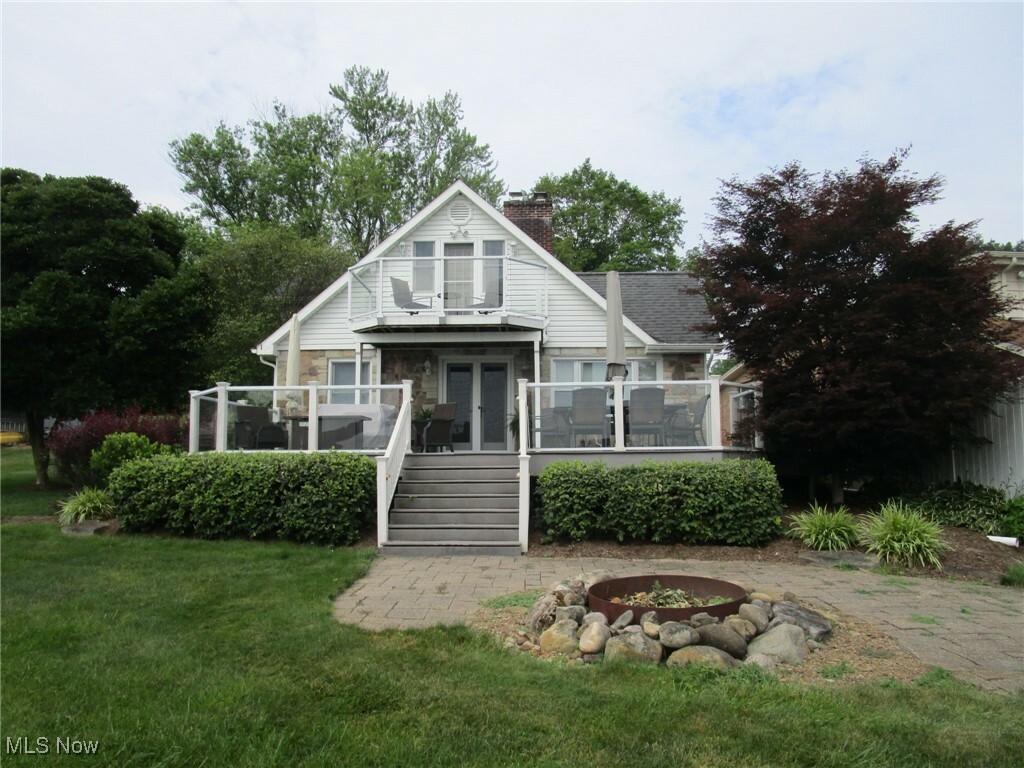 Property Photo: 32600 Wooddale Drive OH 44432