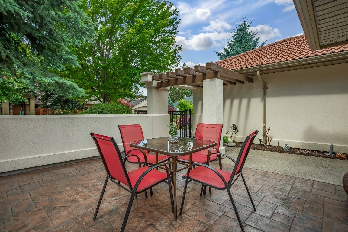 Photo de la propriété: 4043 Gallaghers Terrace BC V1W 3Z8