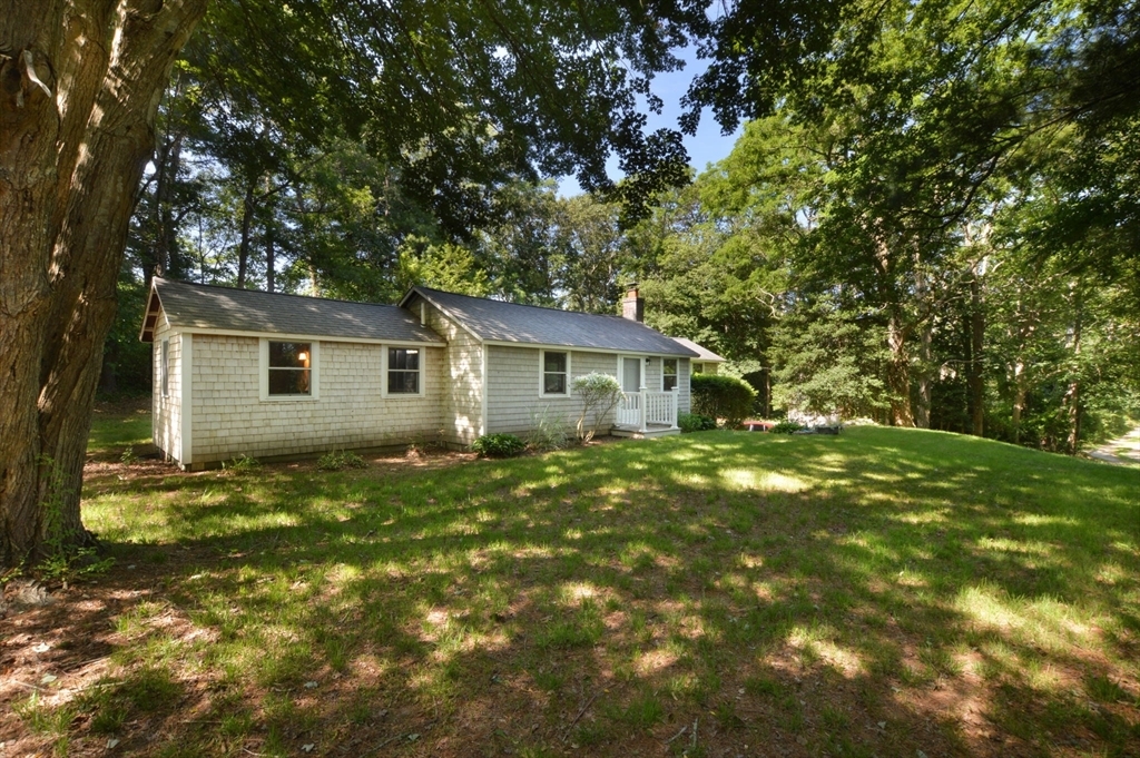 Property Photo:  28 Percival Ln  MA 02563 