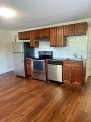 Property Photo: 688 Washington St 4 MA 02081