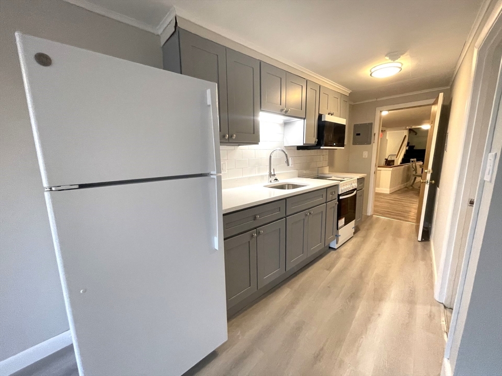 Property Photo:  31 Western Ave 5  MA 01930 