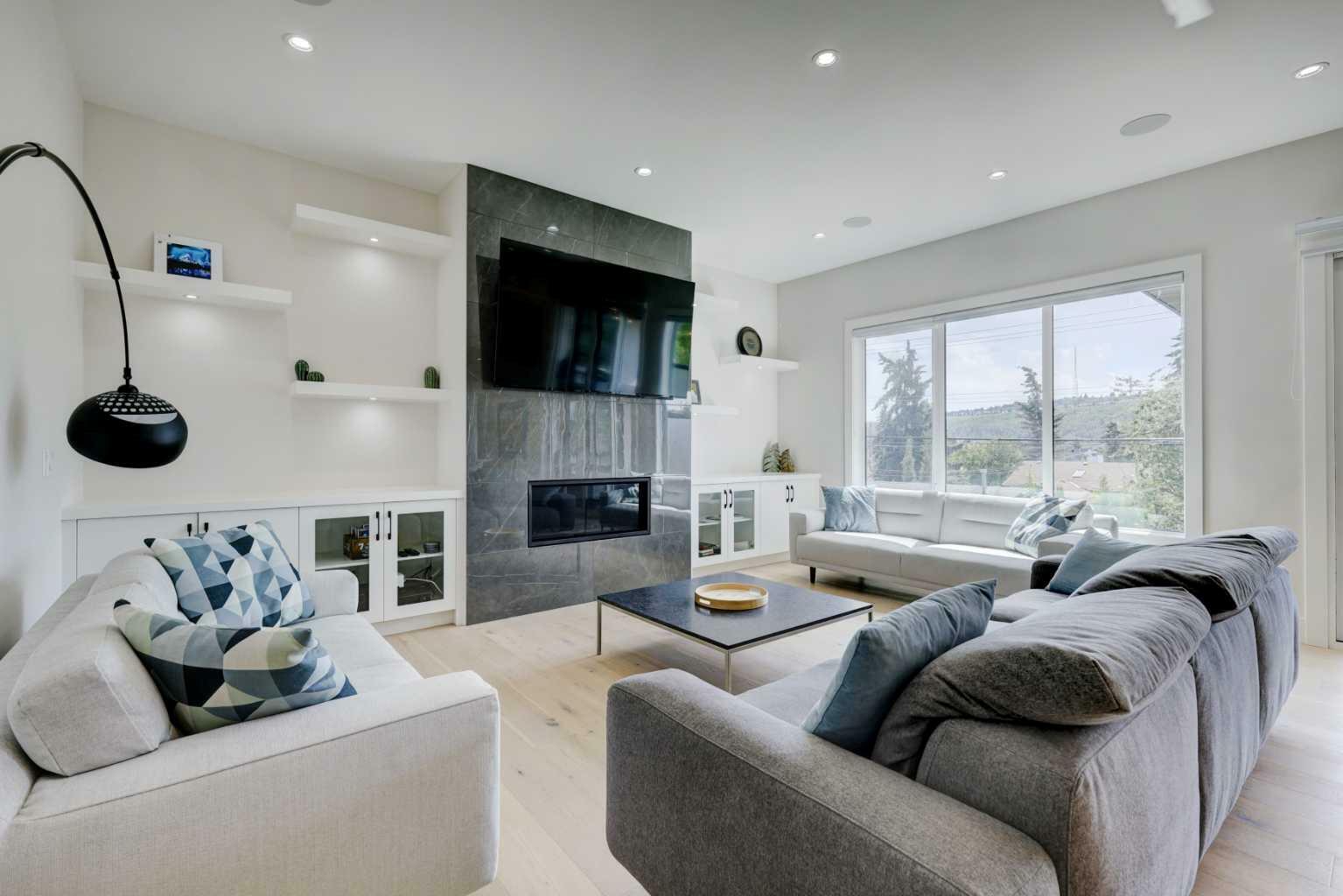 Property Photo: 4607 22 Avenue NW AB T3B 0X9