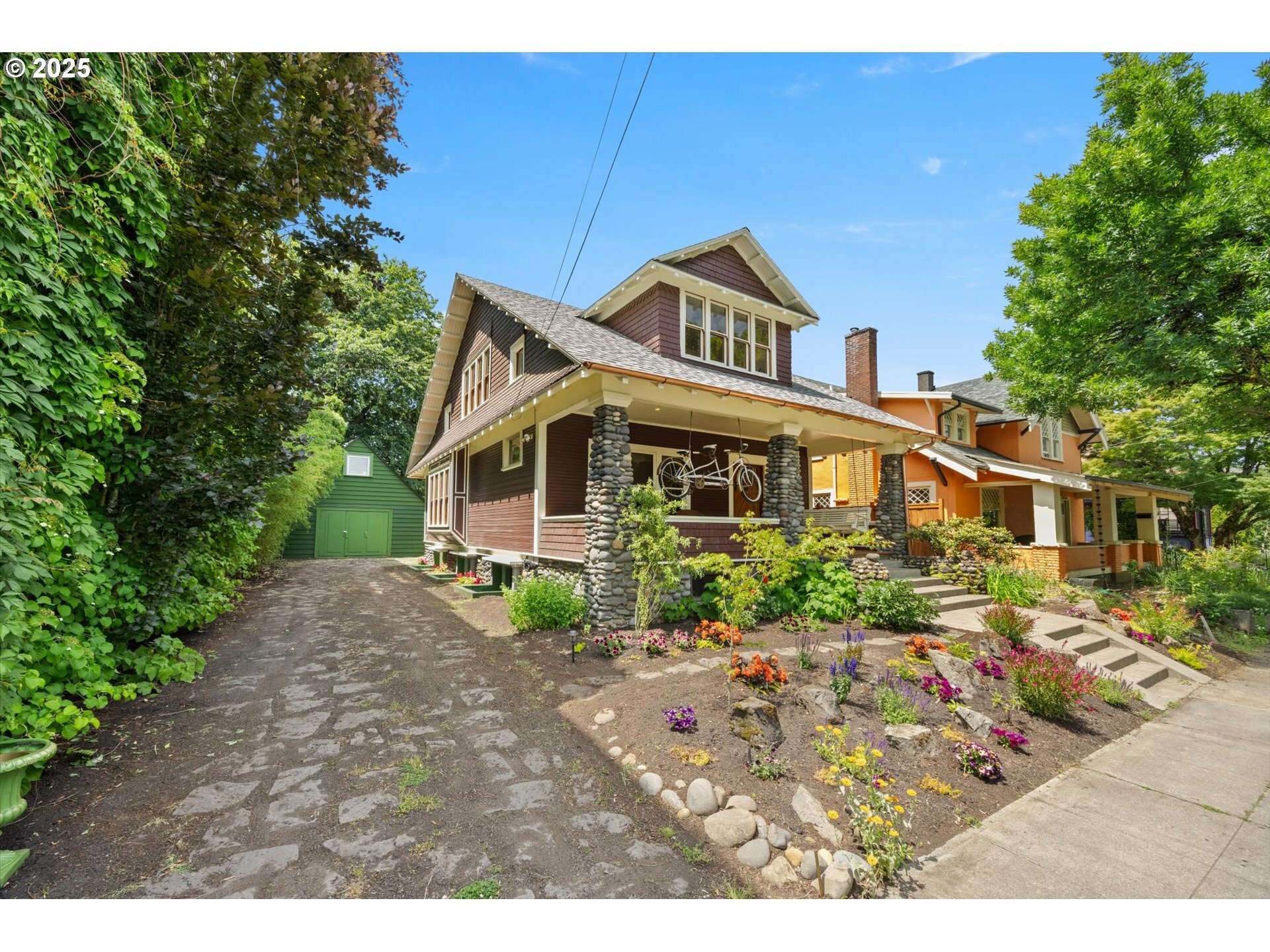 Property Photo:  5027 NE 19th Ave  OR 97211 