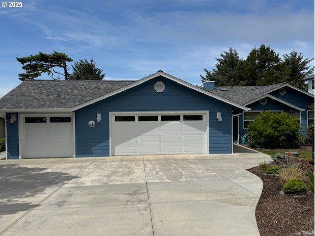 Property Photo: 1155 Alder Ct OR 97439
