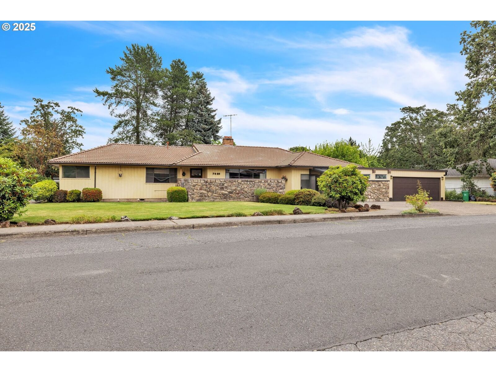 Property Photo: 7000 SW 130th Ave OR 97008