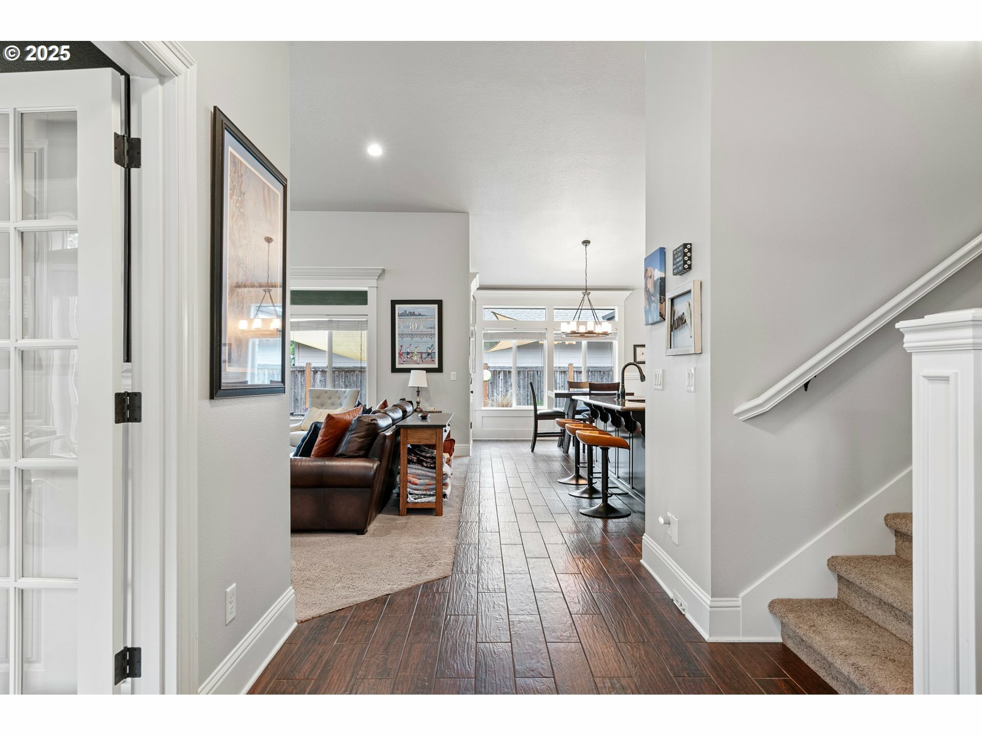 Property Photo: 1622 Provincial Way OR 97401