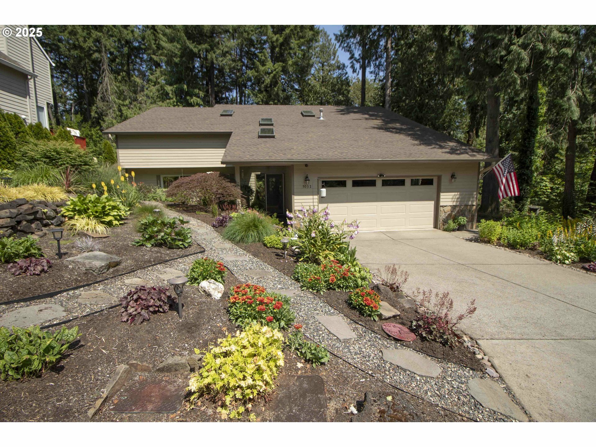 5032 SW 39th Dr  Portland OR 97221 photo