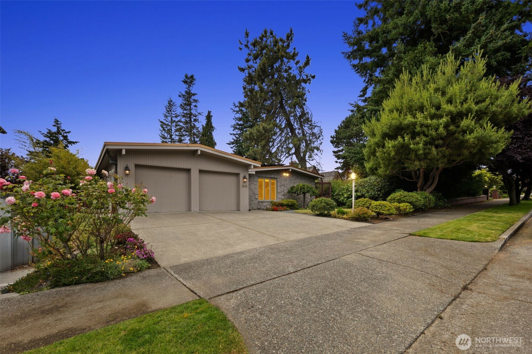 3015  44th Avenue W  Seattle WA 98199 photo
