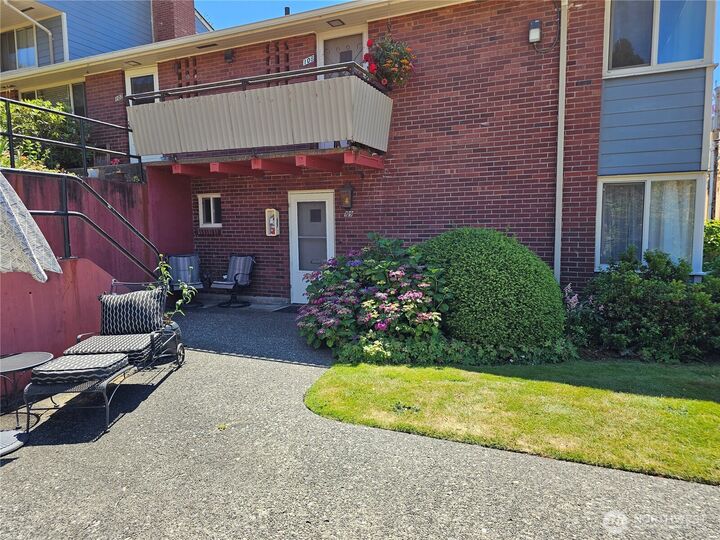 Property Photo: 901 N Forest Street 109 WA 98225