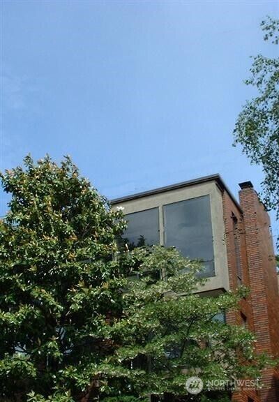 414  13th Avenue E 301  Seattle WA 98102 photo