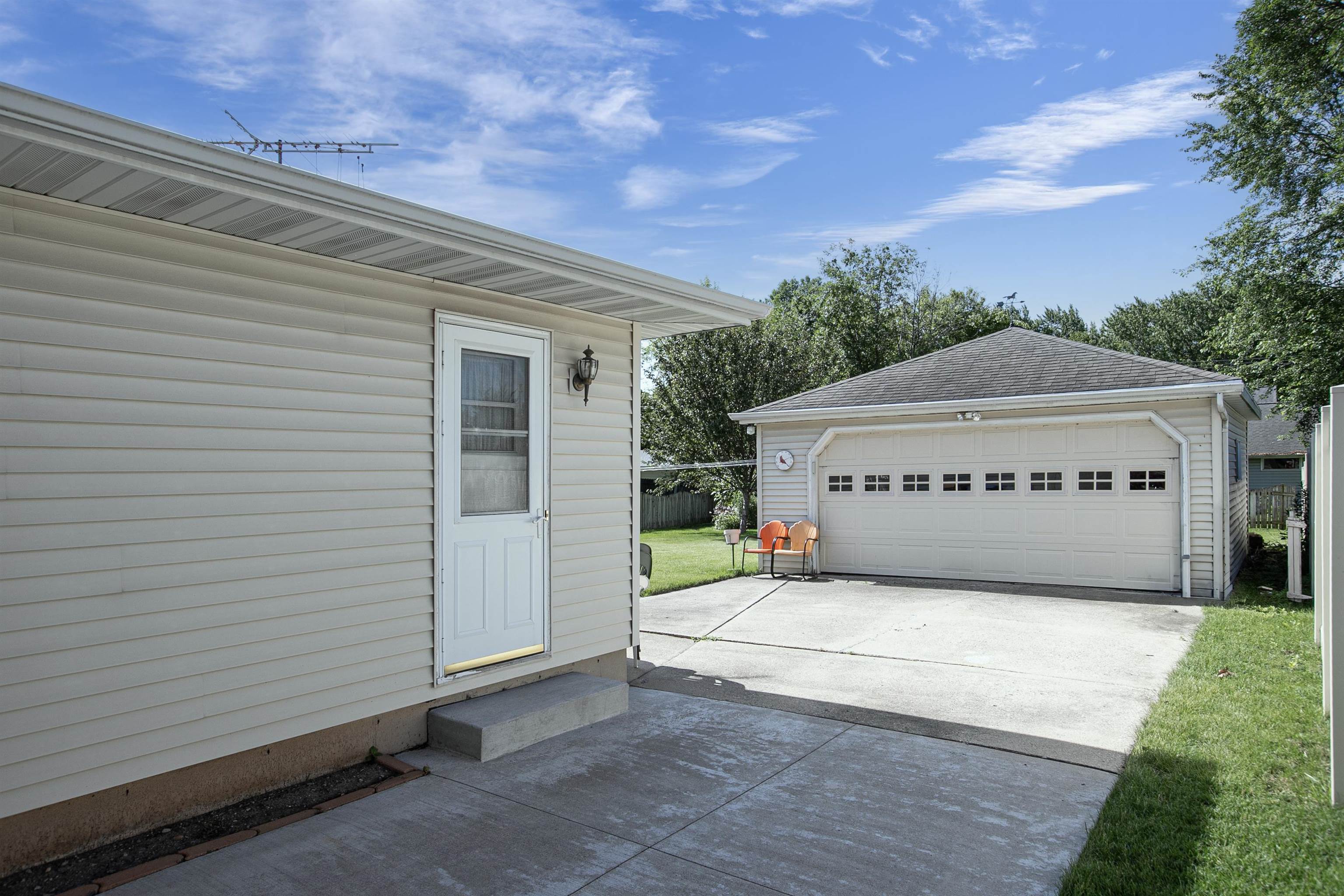 Property Photo:  845 Harding Street  WI 54942 