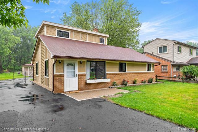 Property Photo: 24432 Kensington MI 48180