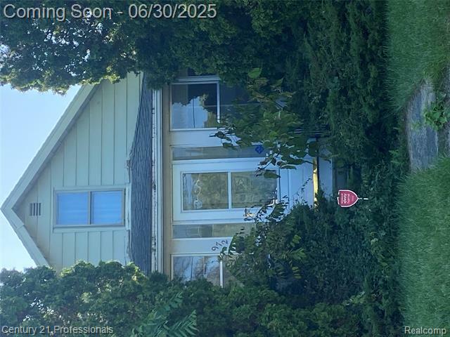 972 Tacken Street  Flint MI 48532 photo