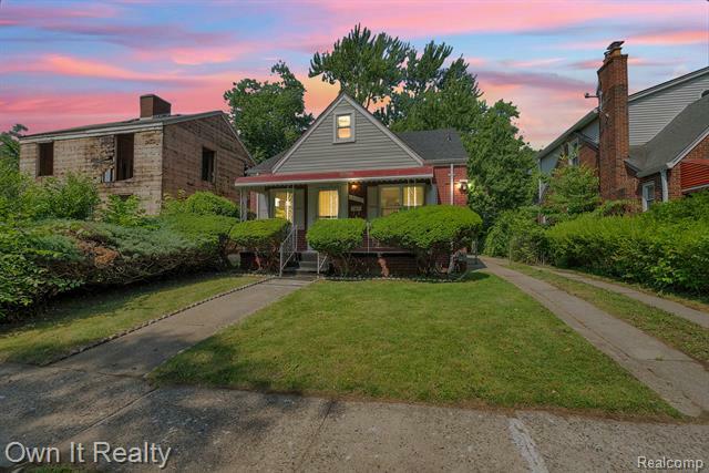 Property Photo:  16559 Avon Avenue  MI 48219 