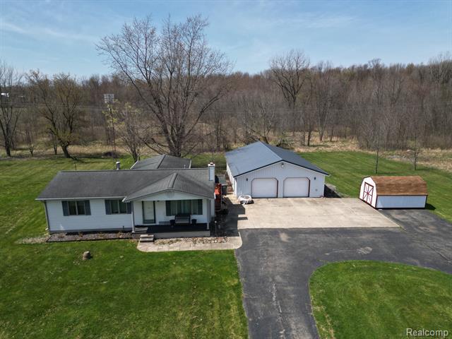 Property Photo: 6577 N Lapeer Road MI 48435