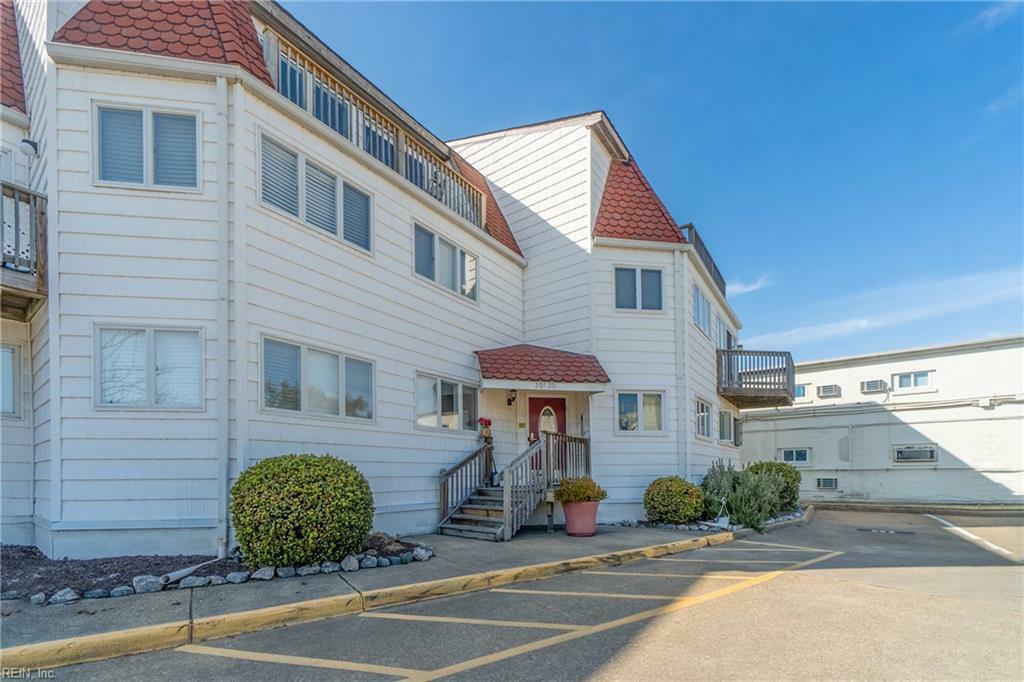 Property Photo: 205 Lake Dr VA 23451