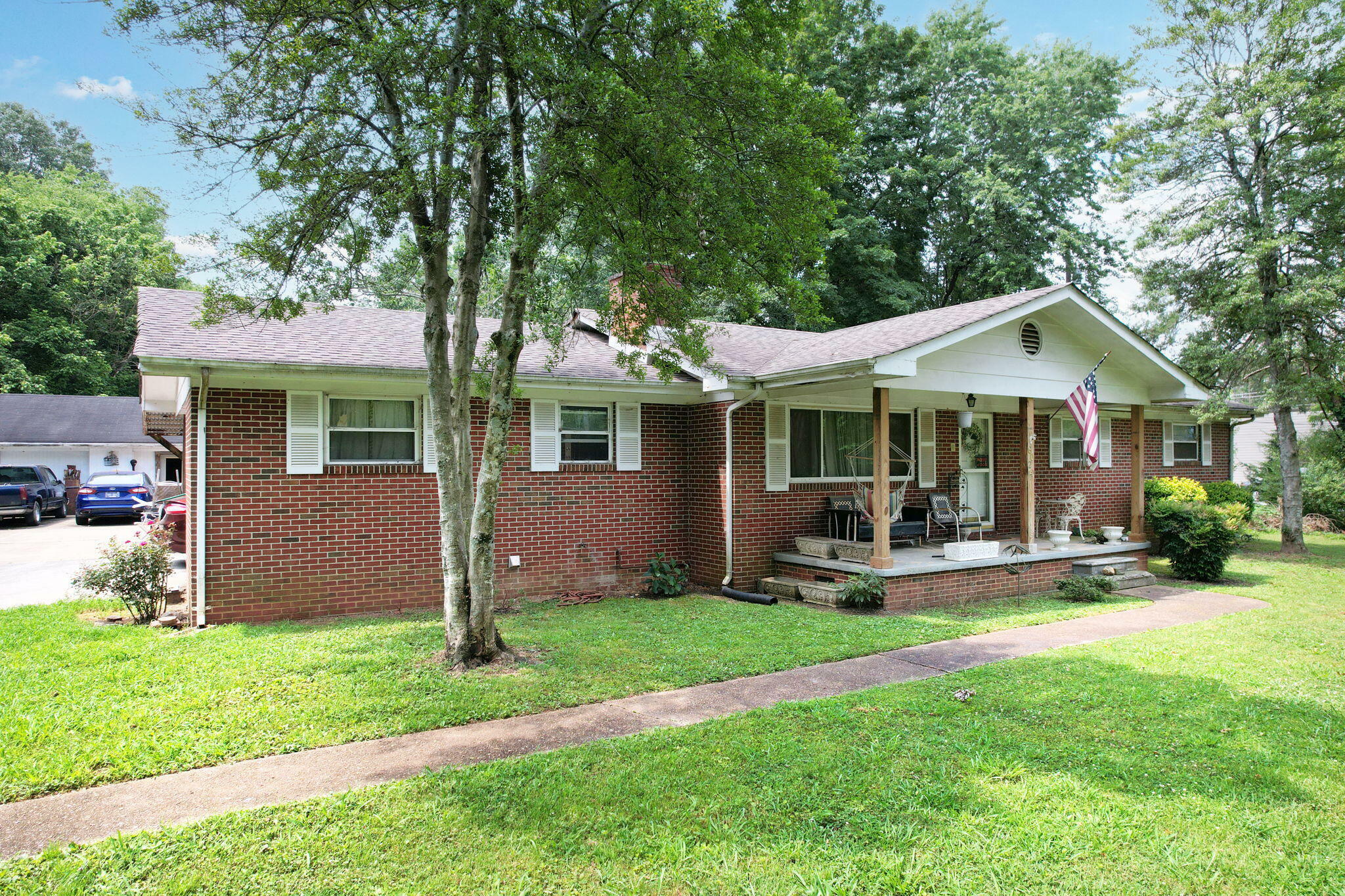Property Photo:  6024 Hixson Pike  TN 37343 