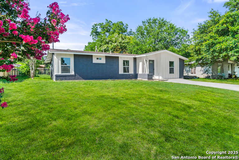 Property Photo: 530 Lanark TX 78218