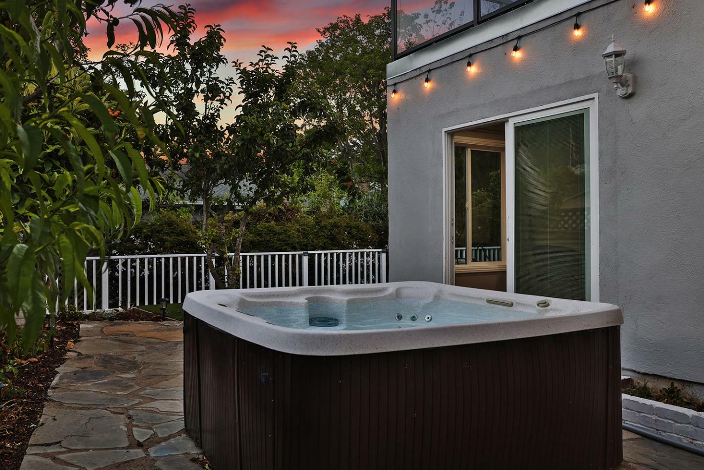 Property Photo: 1001 Everglades Drive CA 94044