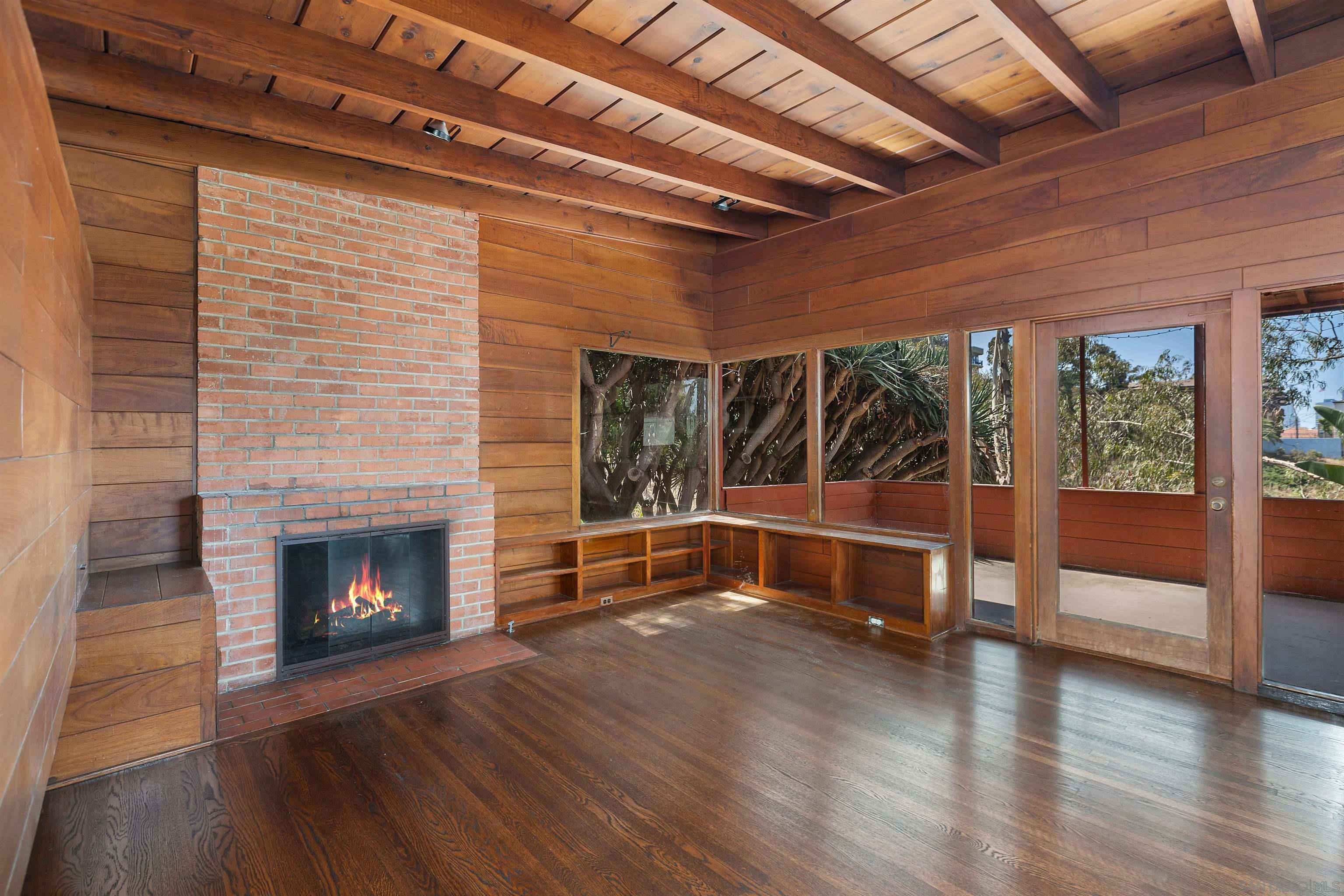 Property Photo: 415 W Nutmeg St CA 92103
