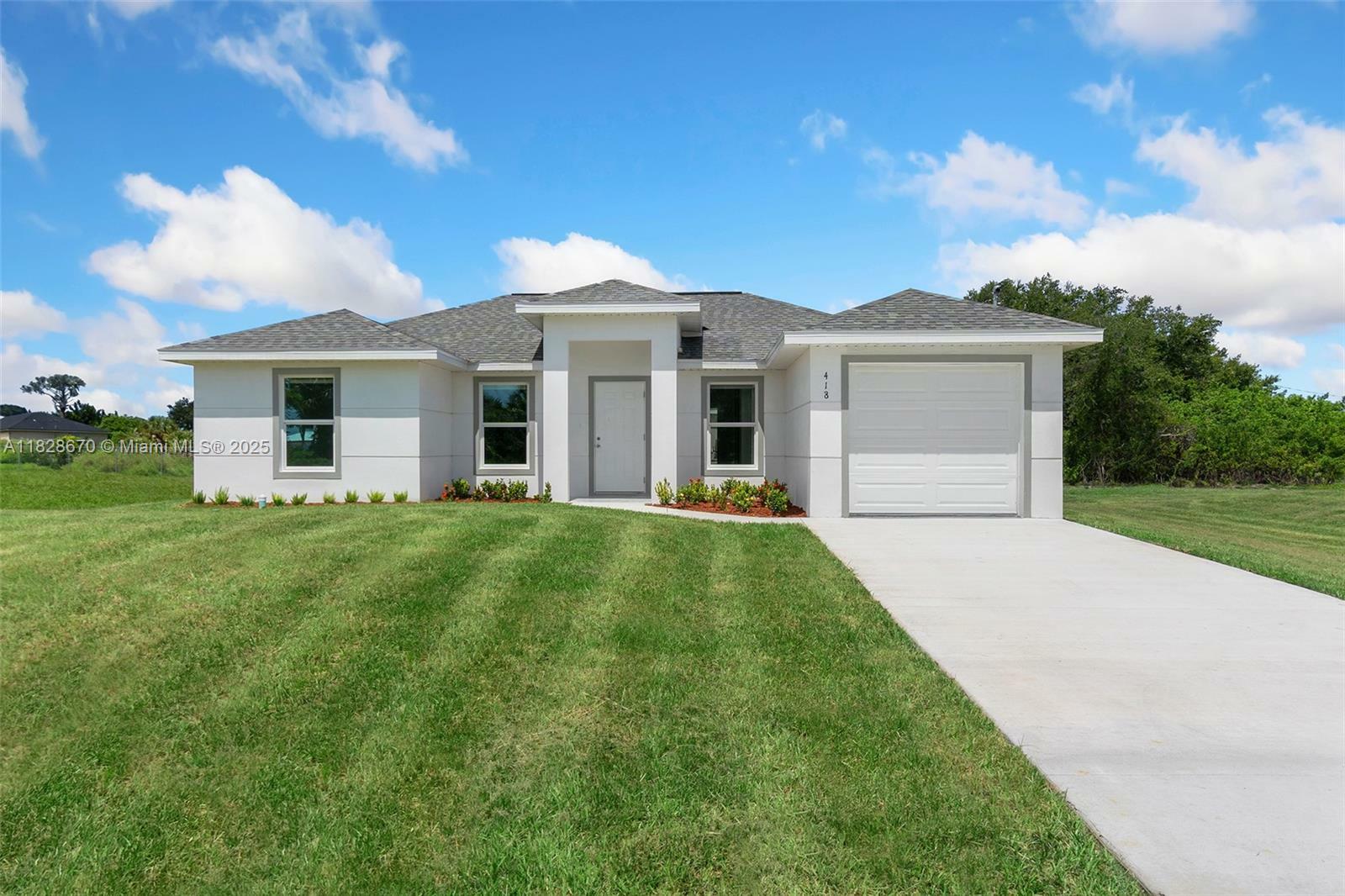 Property Photo: 418 Pinehurst Ave FL 33974