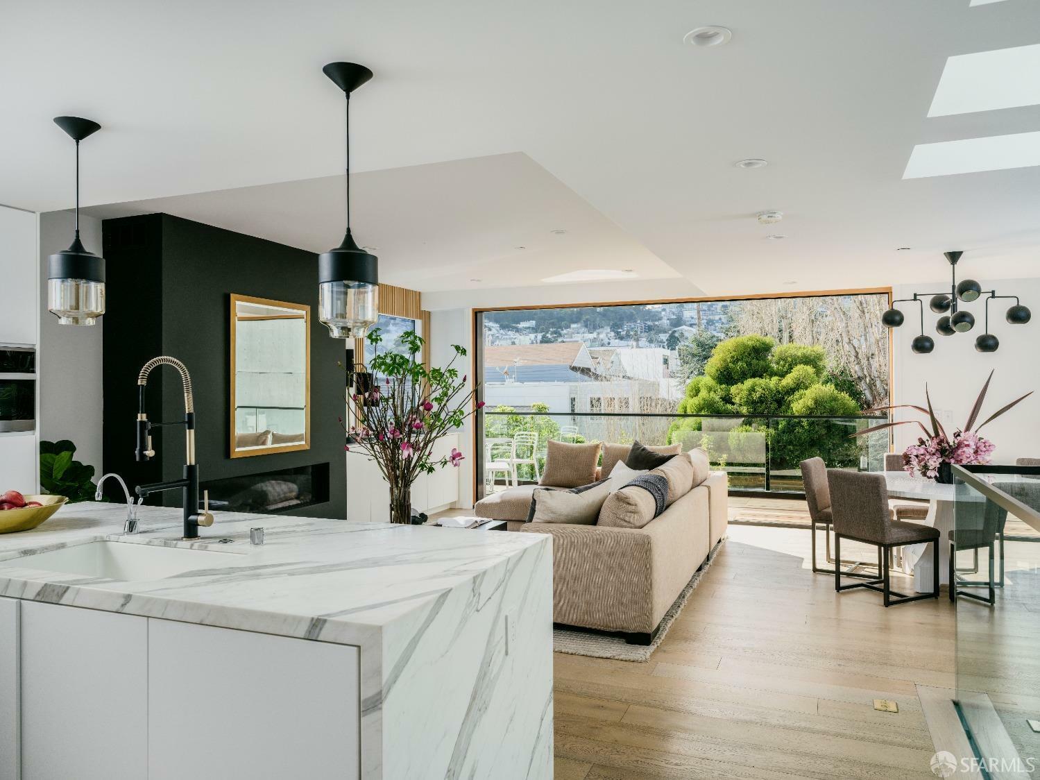 Property Photo: 1126 Sanchez Street 4 CA 94119