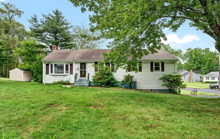 18 Nolan Drive  Bloomfield CT 06002 photo
