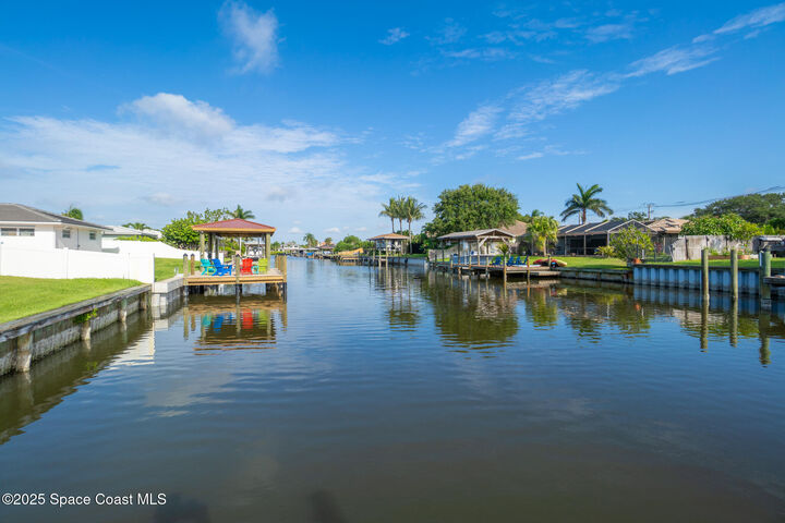 Property Photo:  620 Barcelona Court  FL 32937 