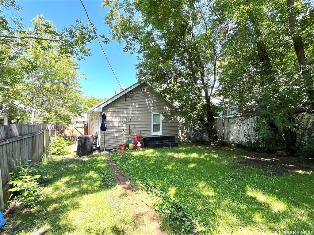 Property Photo:  519 19th Street E  SK S6V 1K3 