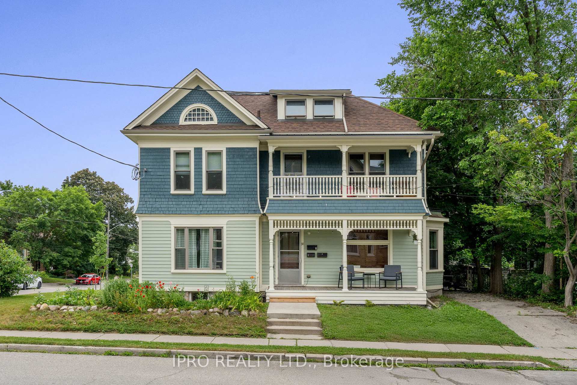 14 Young Street W  Waterloo ON N2L 2Y8 photo