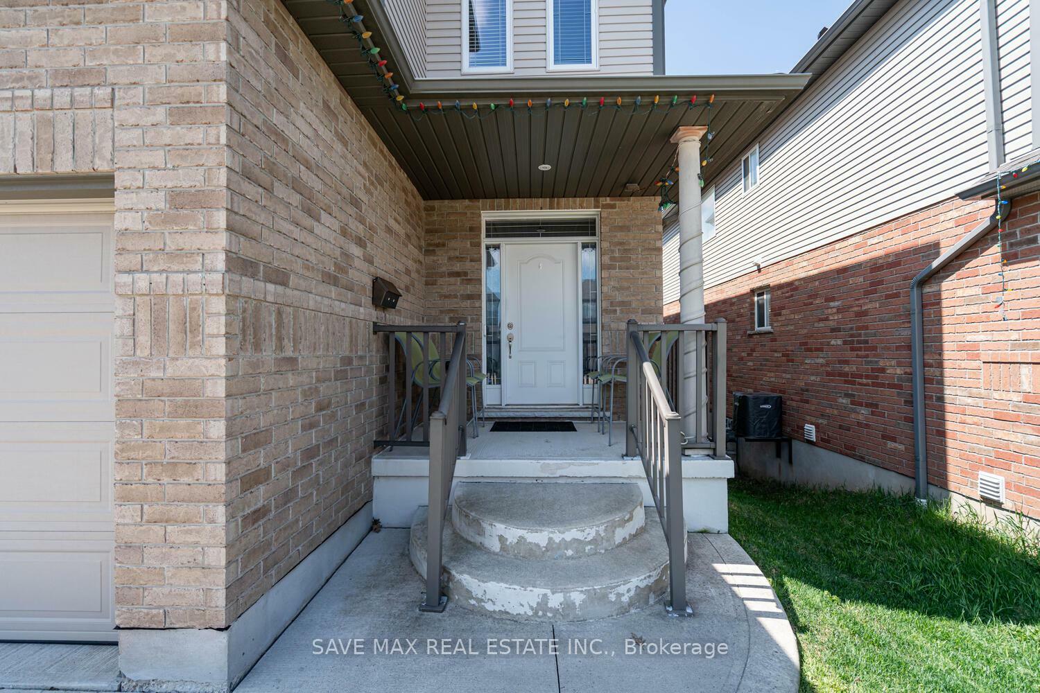Property Photo: 315 Thornhill Place ON N2T 0A9