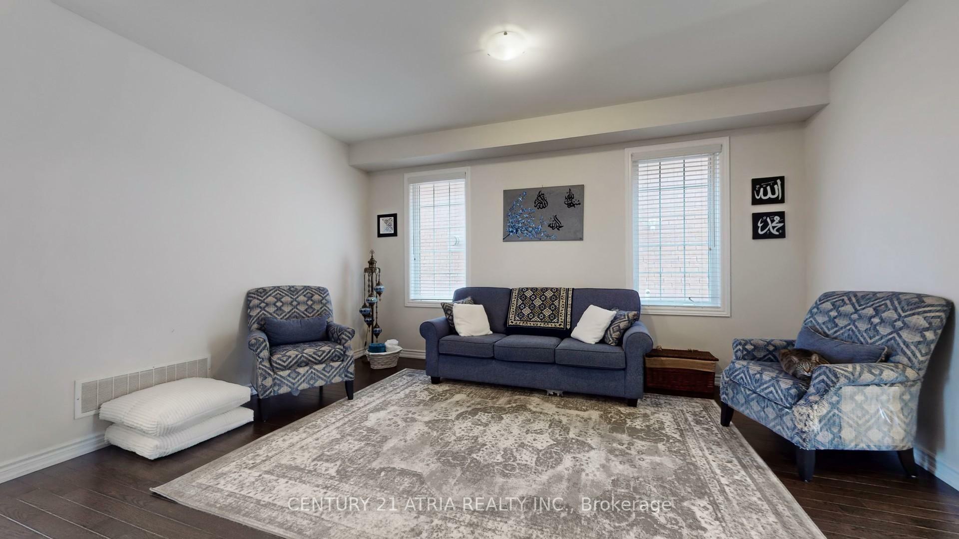 Property Photo:  101 Bonnieglen Farm Boulevard Main  ON L7C 4B4 