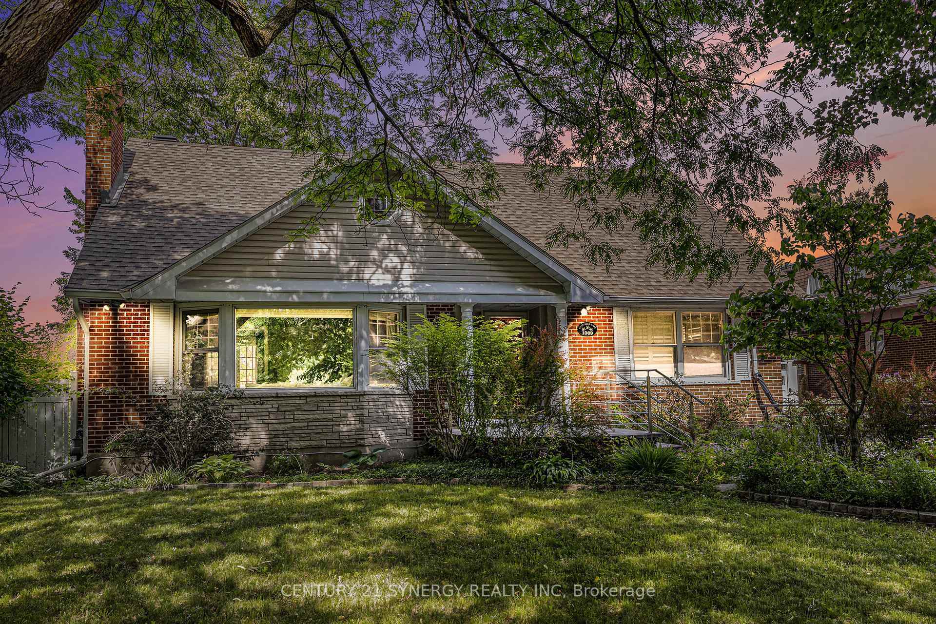 Property Photo: 1069 Arnot Road ON K2C 0H5