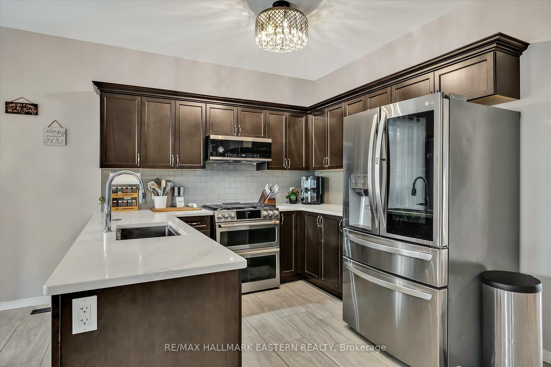 Property Photo: 1787 Waddell Avenue ON K9K 2G5