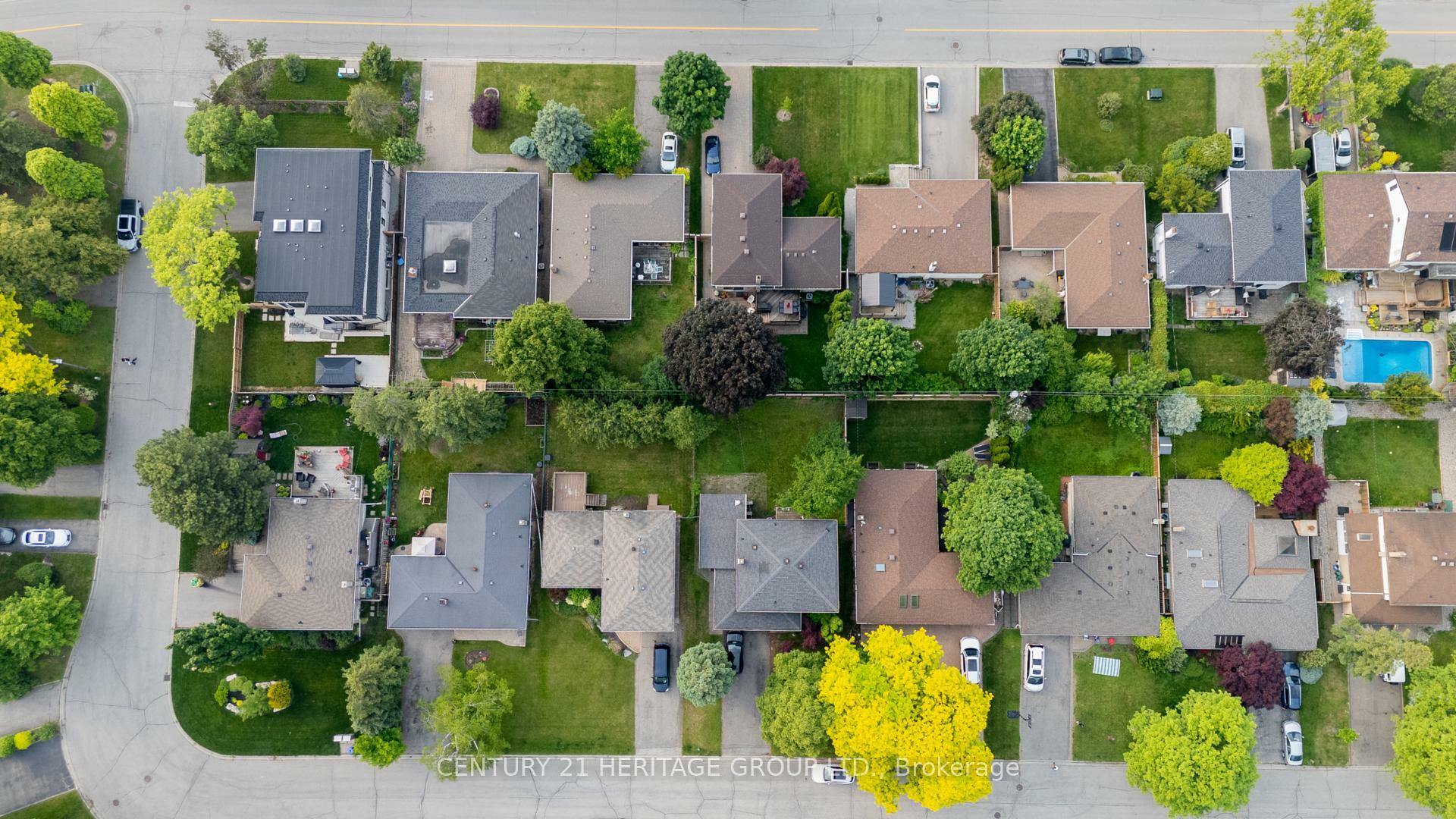 Property Photo:  24 Donalbain Crescent Main  ON L3T 3S2 